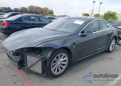 2017 Tesla Model S 60/75 из США, поврежденный, VIN 5YJSA1E11HF205255